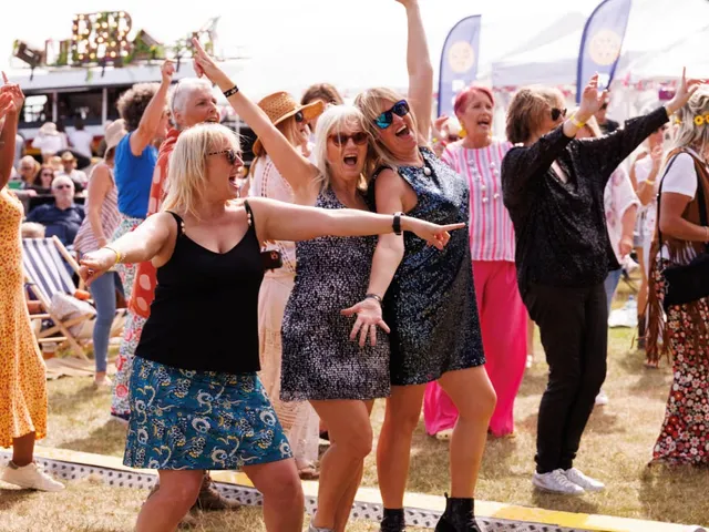 Highcliffe’s Cliff Top Festival Rocks the 70s